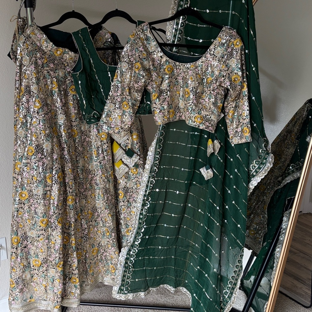Brand new Indian outfit lehenga 5piece outfit Floral Green Traditional Ensemble